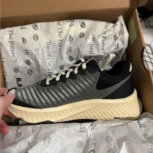 R.A.D Global R-1 Runners- NBW